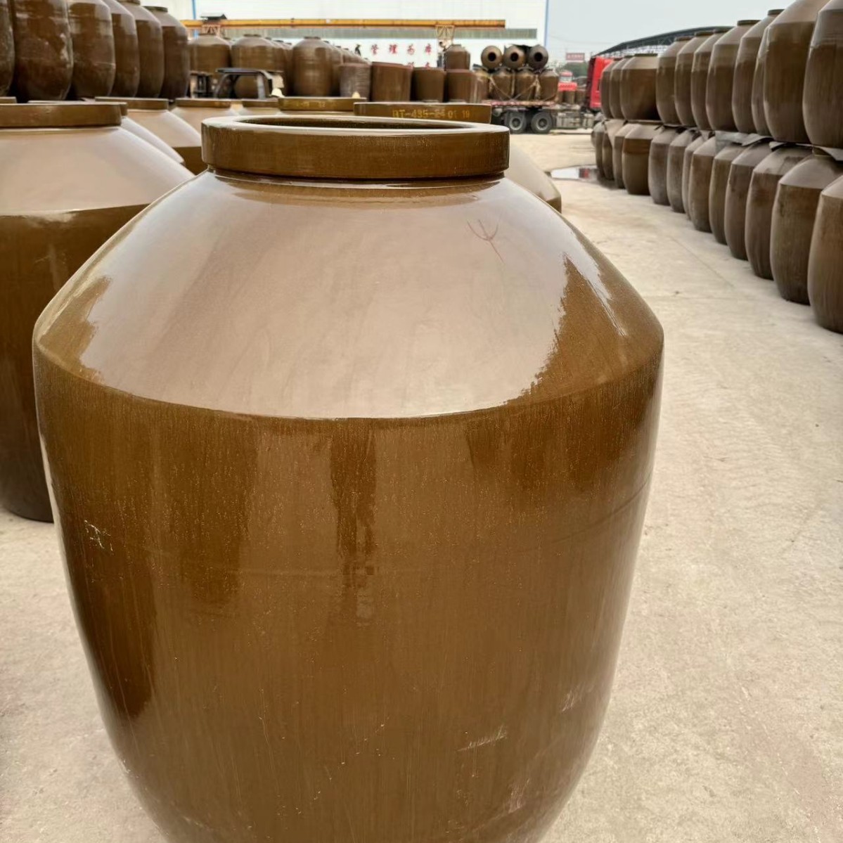 加厚型2000斤土陶大酒坛酒缸厂家储酒坛吨缸窖藏