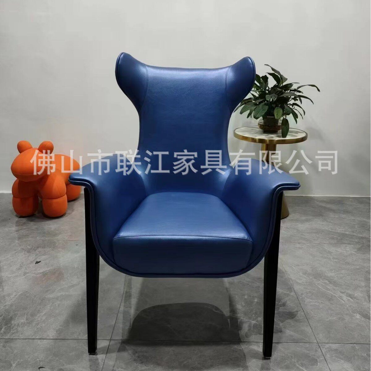 北欧轻奢意式极简皮艺老虎椅