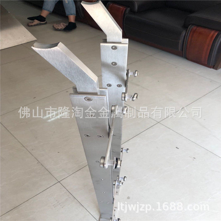 304不锈钢工程立柱玻璃夹支架