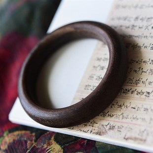 天然沉香手镯 香气佩戴于腕间 一斤钻戒 一份优雅