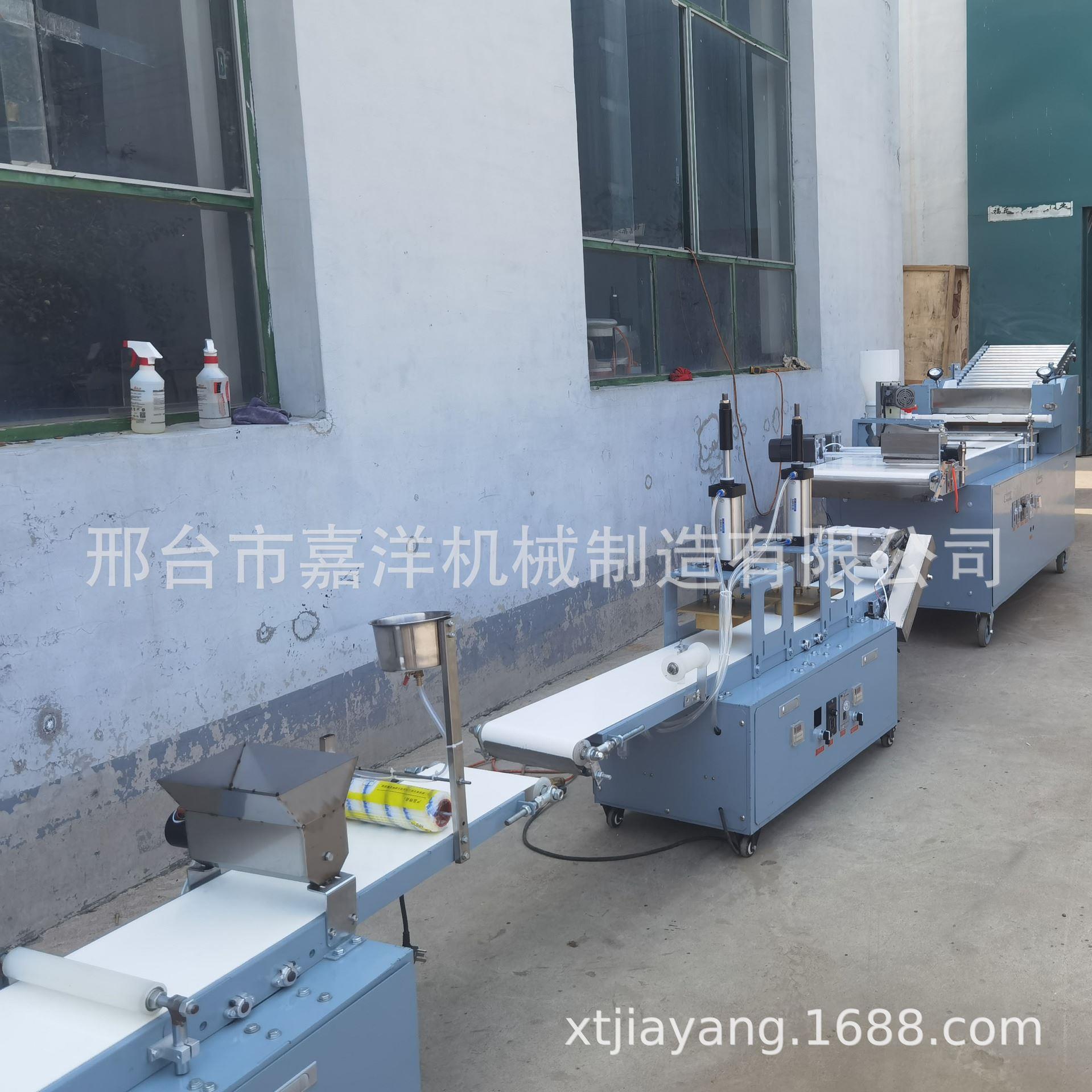 新款全自动油酥芝麻烧饼机 多功能披萨饼成型机 自动抹油酥撒芝麻