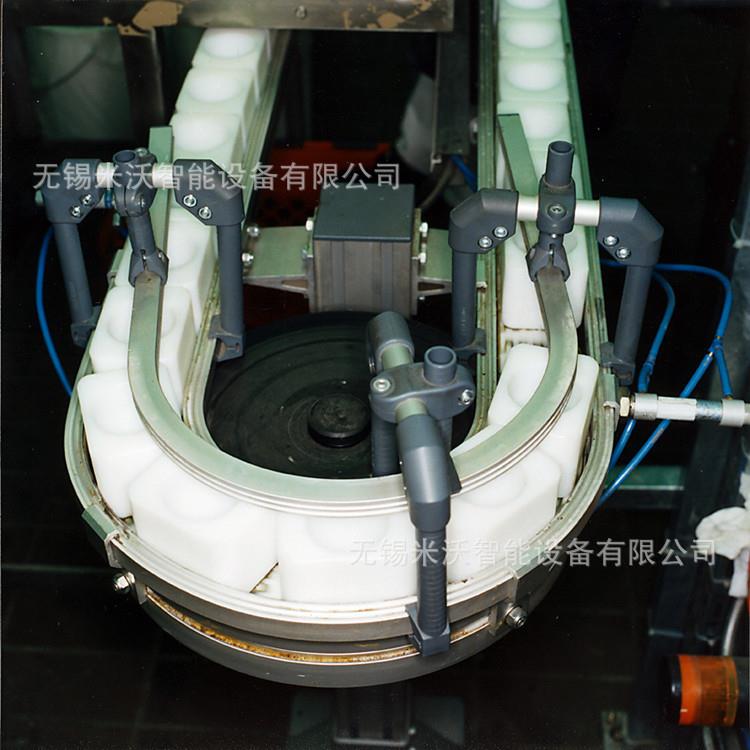 弯道柔性输送线水类油类饮料等瓶装输送夹持机转弯爬坡柔性输送