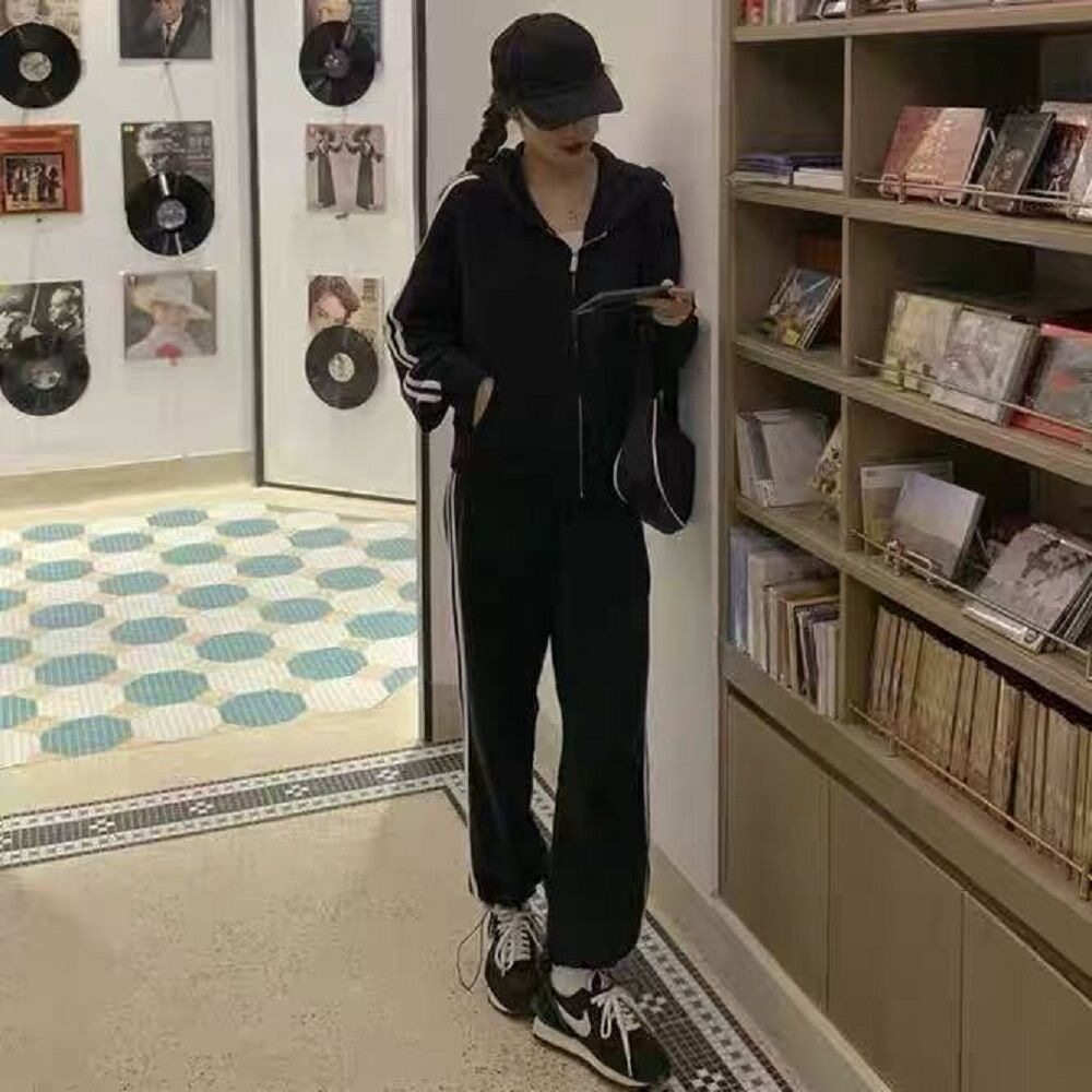 宽松春秋运动套装2026年时尚休闲韩版显瘦运动套装学生跑步两件套
