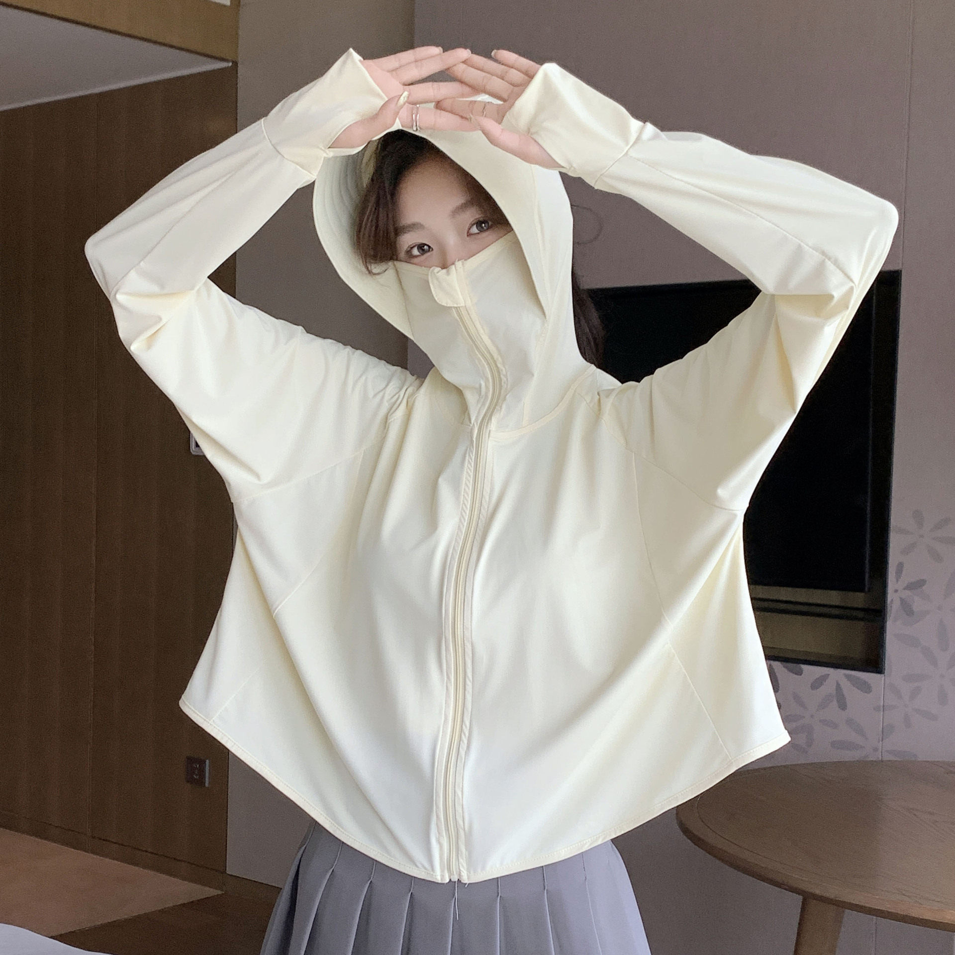 242冰丝连帽防晒衣女新款夏季宽松运动辣妹纯欲开衫外搭长袖上衣