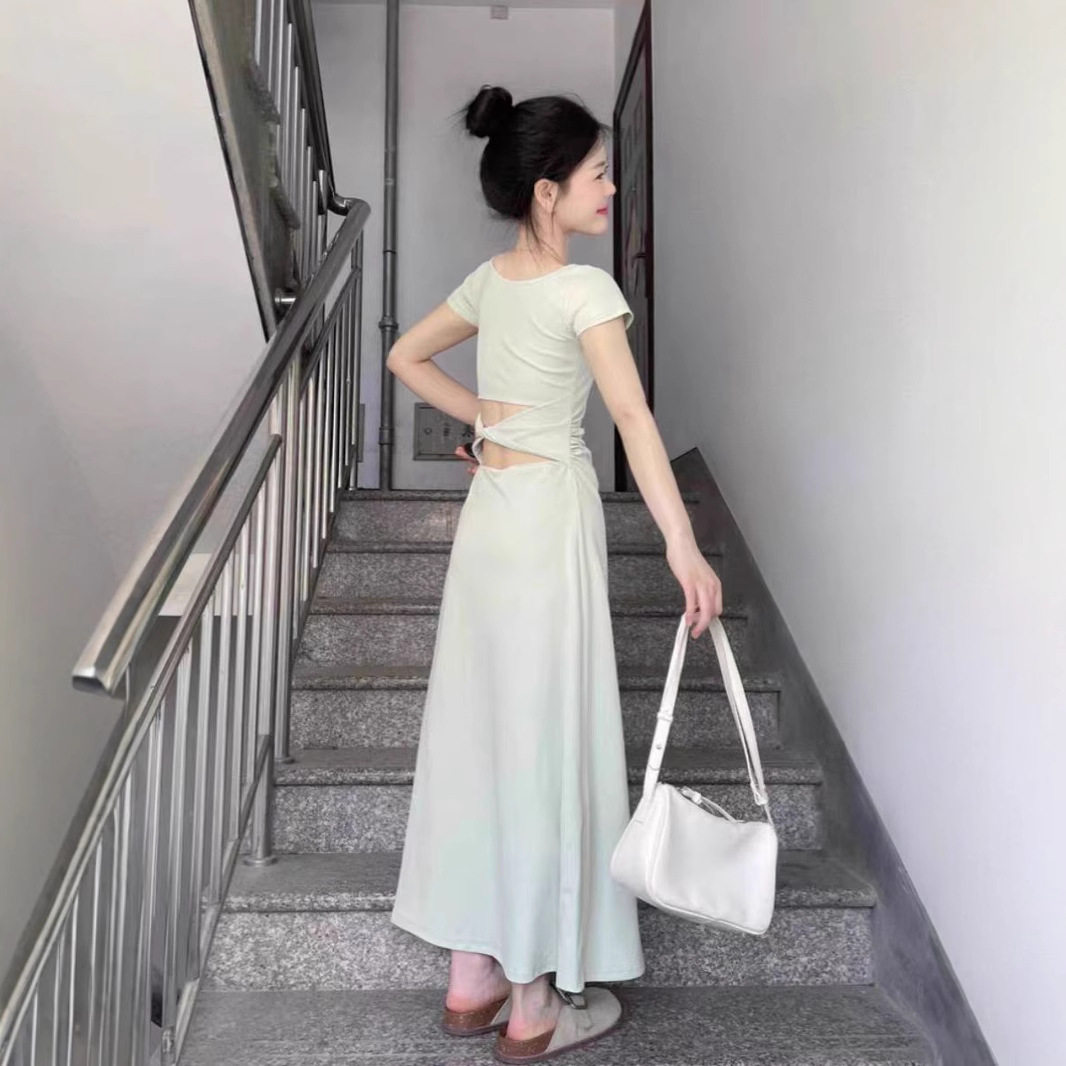 曼波绿法式纯欲方领连衣裙女夏季修身收腰内搭显瘦A字短袖长裙子