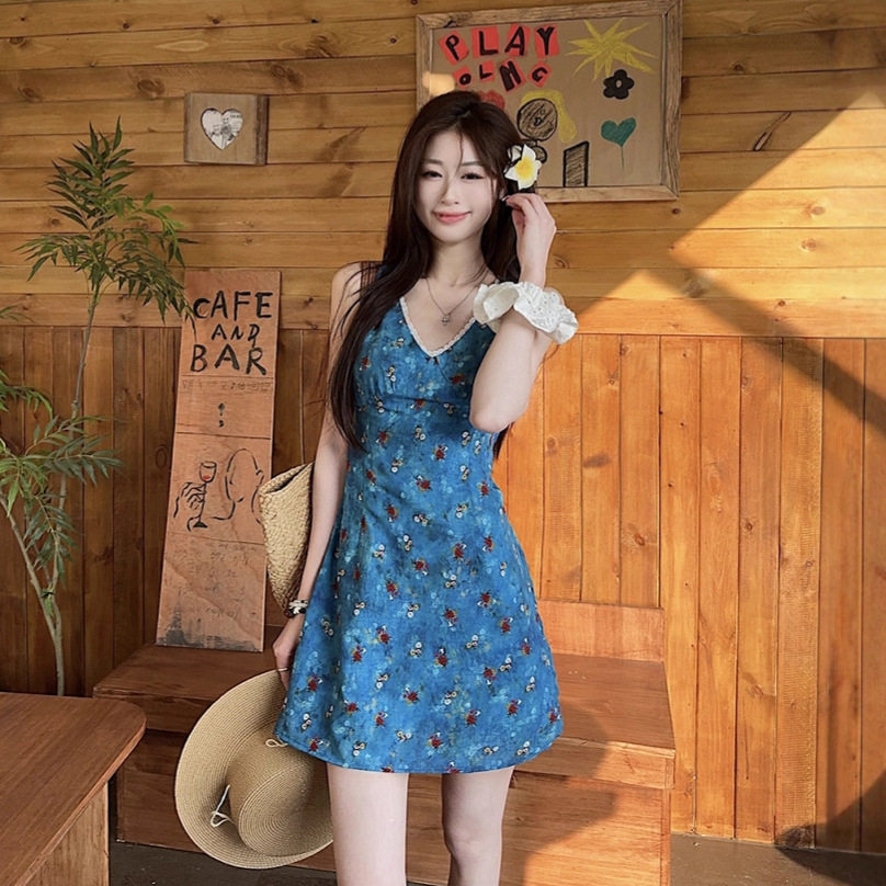 小个子法式蓝色无袖碎花连衣裙子女夏季2025新款爆款海边度假短裙