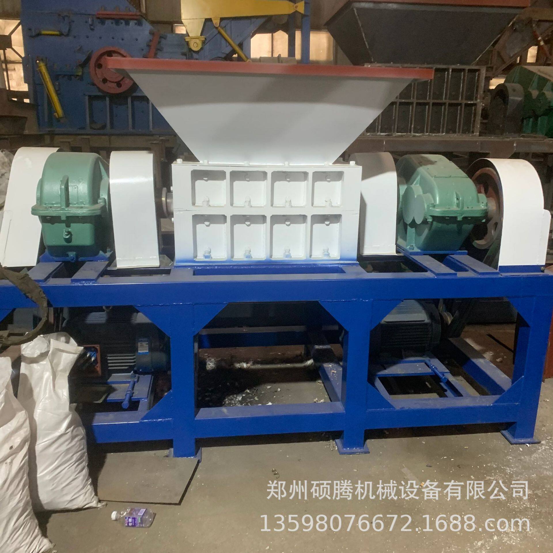 棉纱棉布旧衣服粉碎设备锂电撕碎机单动力塑料托盘打包袋粉碎机