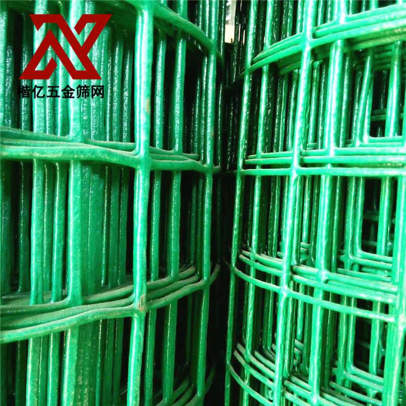 养殖围栏网圈地铁丝网养殖浸塑电焊网浸塑铁丝网养殖防护金属网