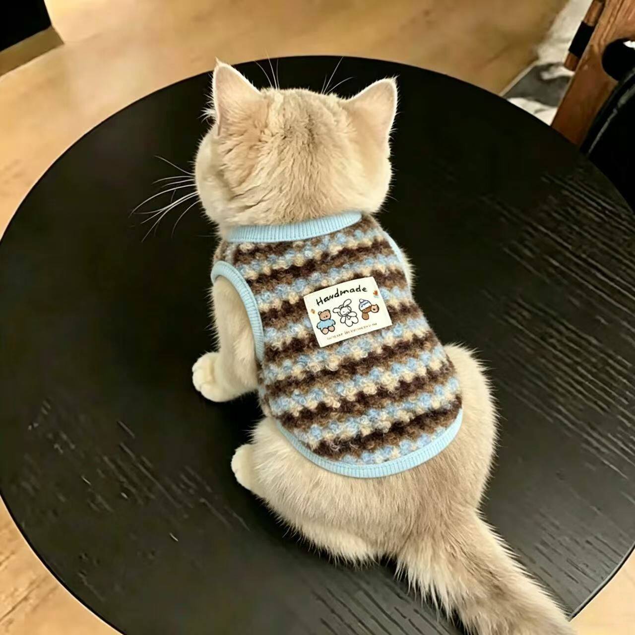 宠物秋冬保暖猫咪衣服新款美拉德条纹背心舒适猫狗服饰