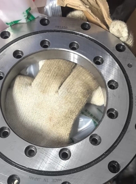 议价THK平面交叉滚子轴承rwb145b，成色不错，一个，有