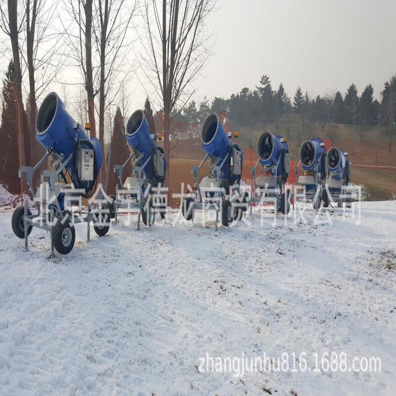 滑雪场设备造雪机 雪地坦克 滑雪场寄存柜 冰雪爬犁 冰雪保龄球
