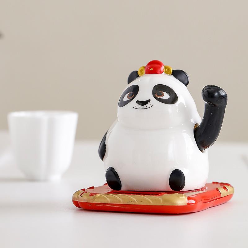 太阳能陶瓷招财手熊猫摆件创意玄关柜摆设茶室茶桌装饰品家居摆设