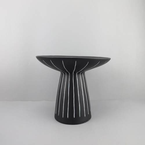 北欧创意黑色高脚条纹塔雁托盘树脂摆件客厅玄关电视柜家居装饰品