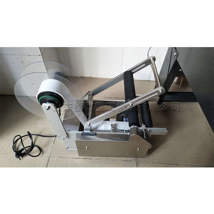 卡位式圆瓶贴标机 半自动圆瓶打标贴合机 圆瓶不干胶标签粘贴机