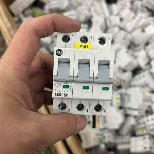 议价Allen-Bradley断路器1492-SP1492-SP1C3201492-SP2C320