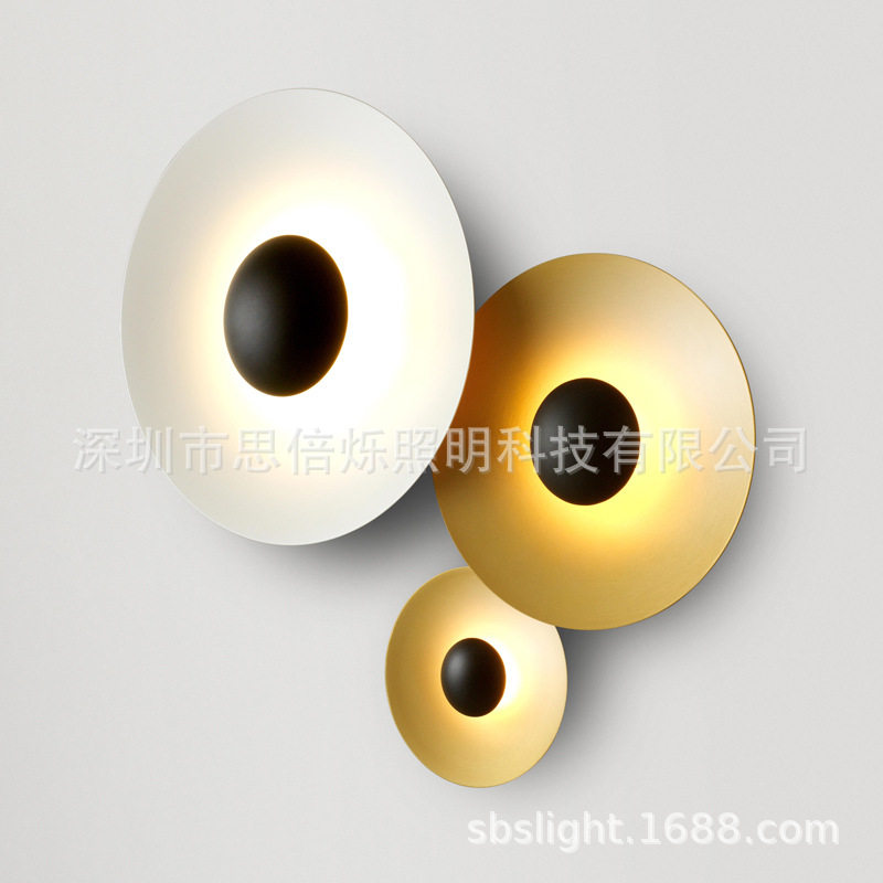 北欧金属飞碟吸顶灯设计师样板房现代客厅民宿商铺前台装饰墙壁灯