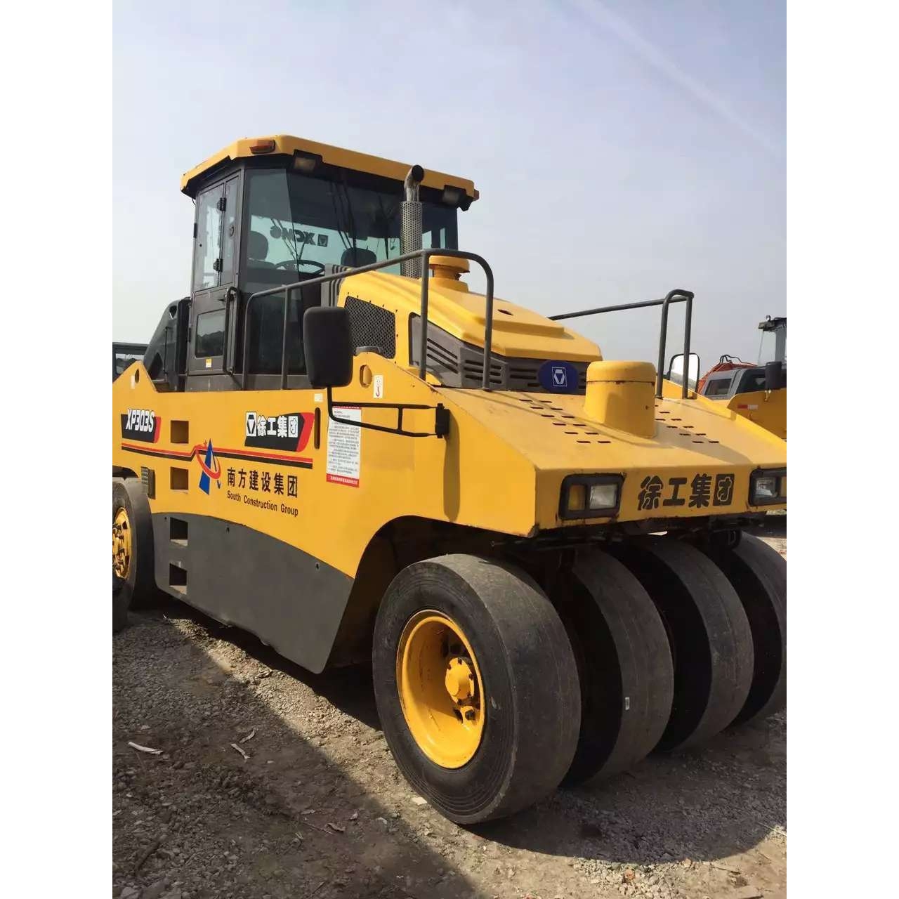 徐工XP303S胶轮压路机 单钢轮22/26吨胶轮压路机 小型3/6吨压路机