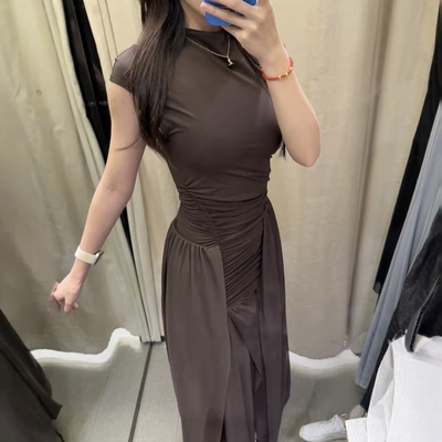 美拉德色收腰无袖连衣裙