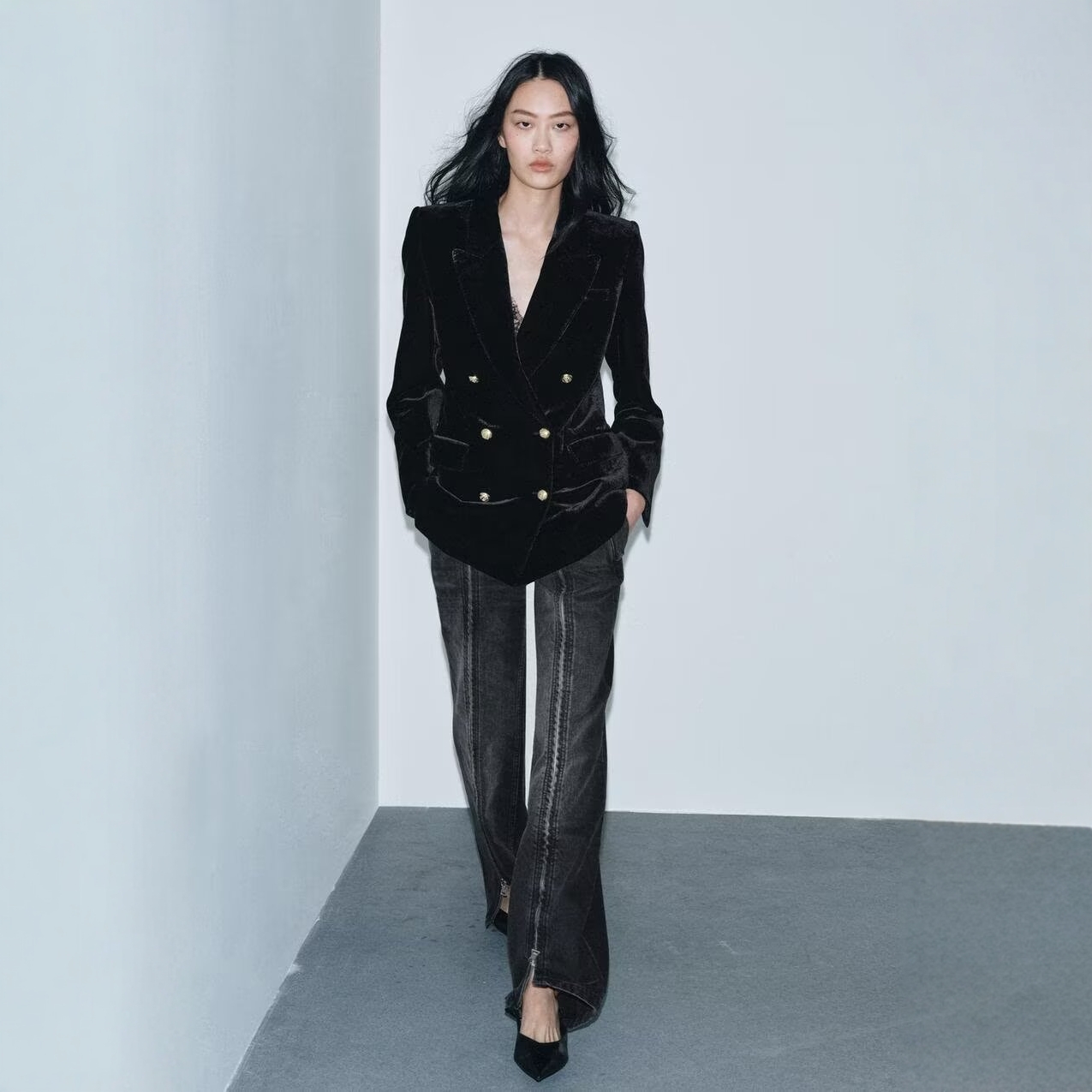 晚宴风黑色中腰宽腿拉链牛仔长裤