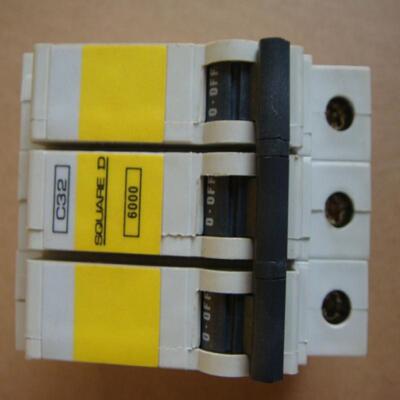 议价QO332EC6 TYPE QOE 3P C32 插入式小型断路器