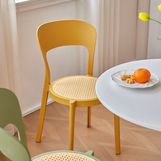 北欧风塑料创意餐椅家用可摞叠仿藤编座椅咖啡厅简约洽谈椅子靠背