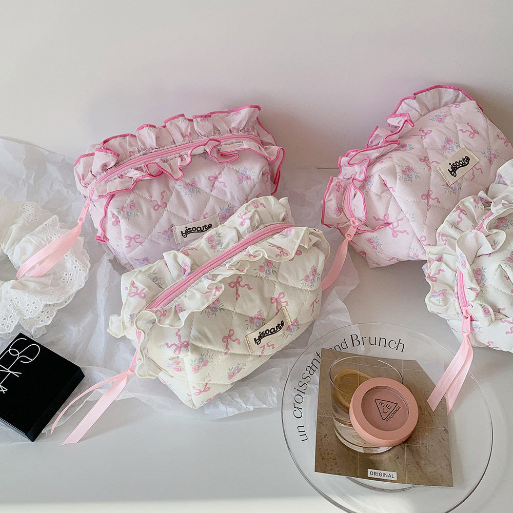 少女可爱布艺花边化妆包颜值便携化妆品收纳袋学生大容量笔袋图片