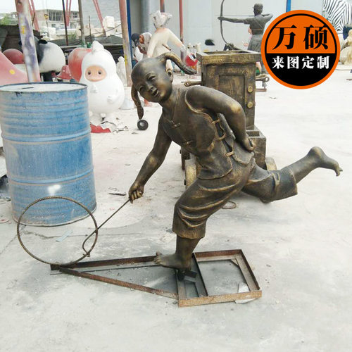 玻璃钢仿铜小孩游戏雕塑现货