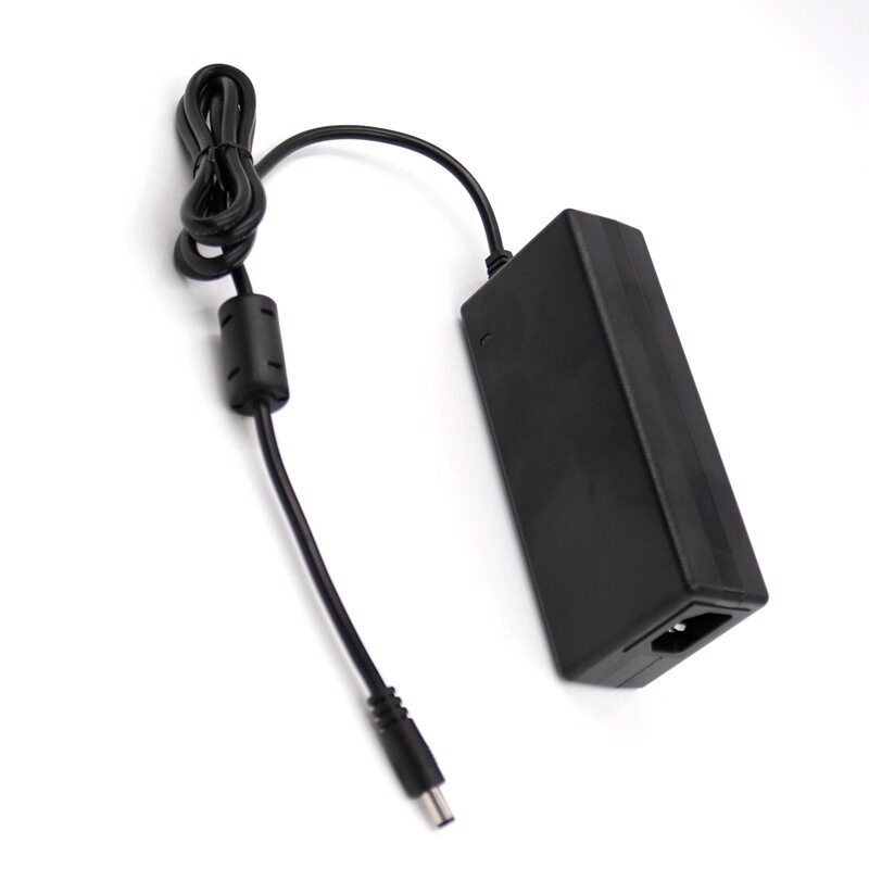 25.2V3A 出口法国 德国CE认证按摩器 小家电电源适配器