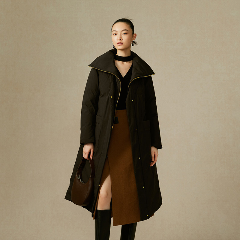 艾莱依国风长款翻领收腰羽绒服