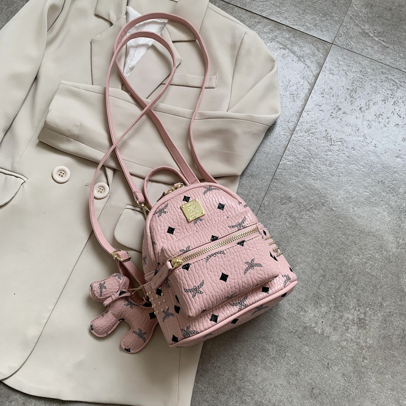 迷你双肩包女韩版小型包包可爱潮流洋气小背包时尚铆钉百搭单肩包