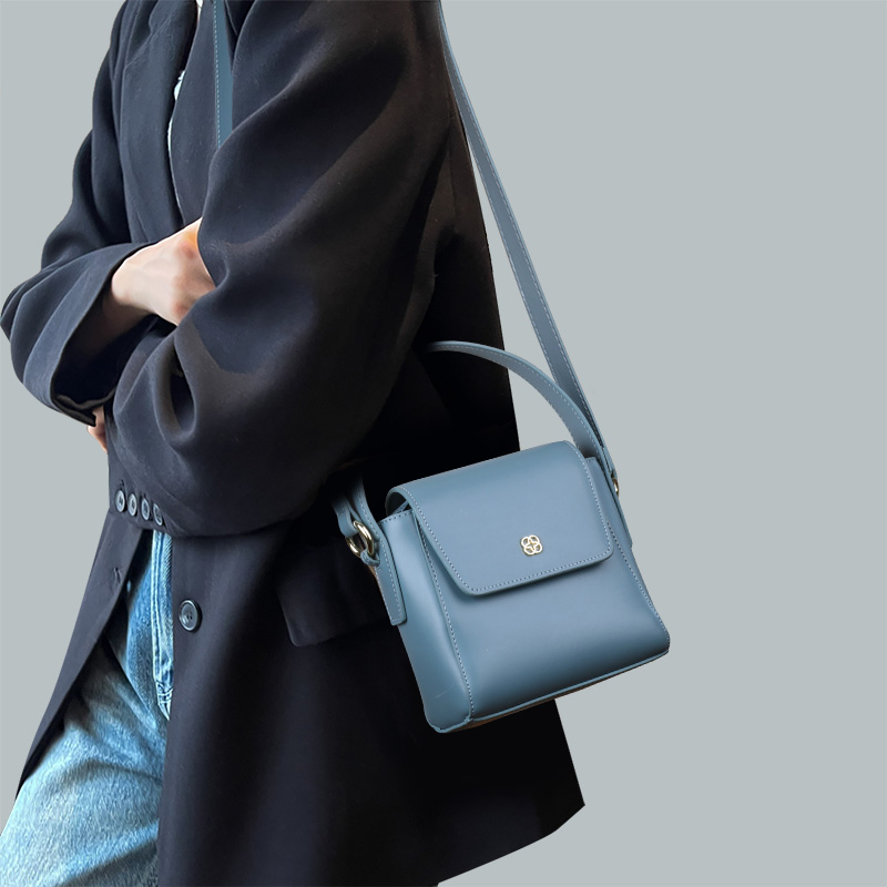 牛皮包包高级感百搭水桶包女斜挎包2025新款时尚真皮单肩手提小包