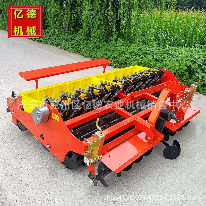 哈什热销大蒜精播机四轮车配套使用大蒜播种平土覆土镇压一体机