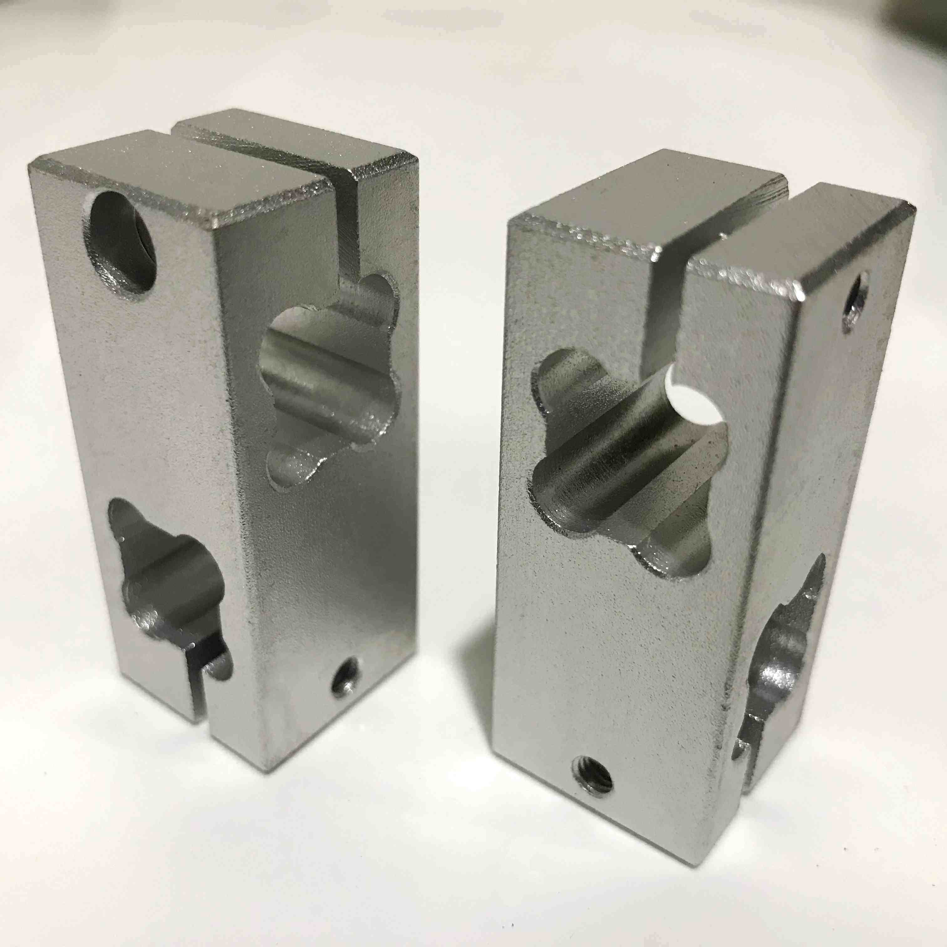 十字夹支柱固定夹 正交型 方孔 圆孔/方孔 方孔 十字连接件十字夹