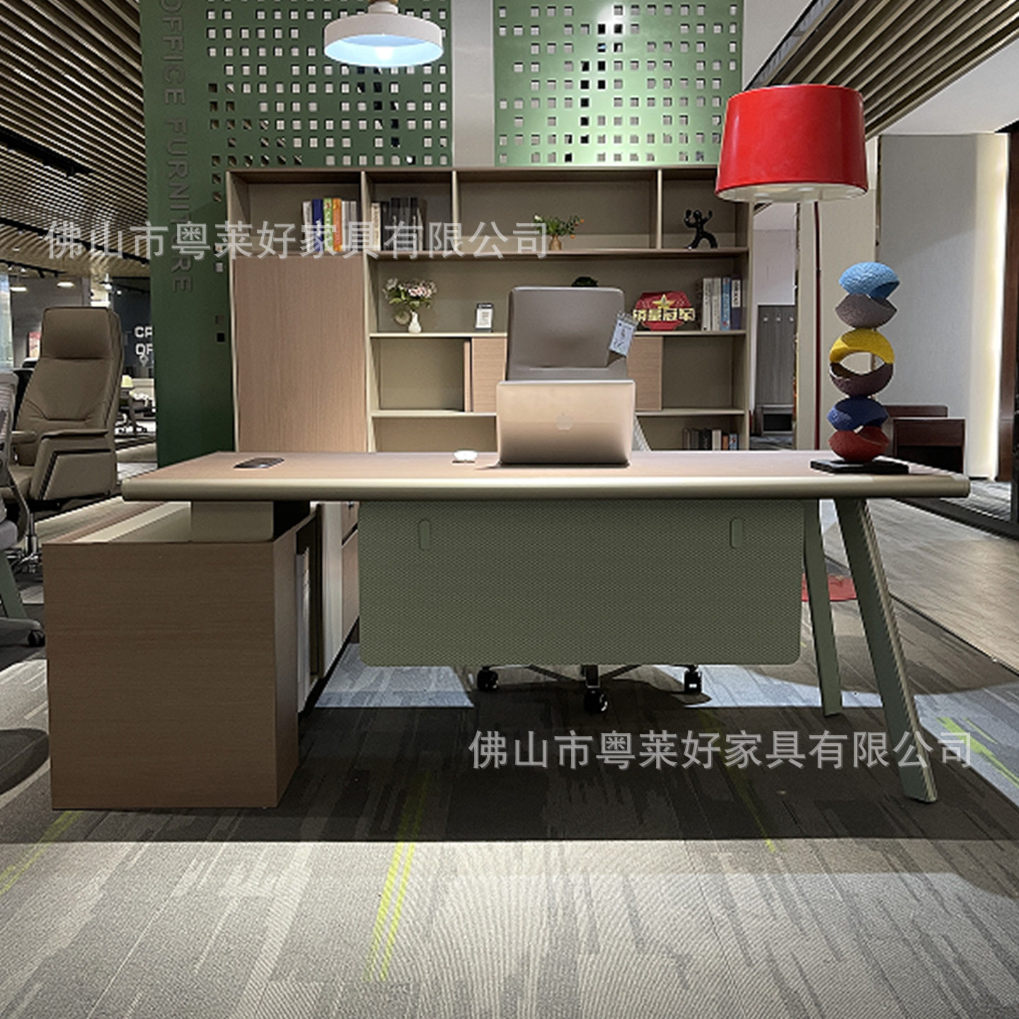 简约现代清新配色办公桌椅组合商务办公主管桌经理桌总裁桌办公桌