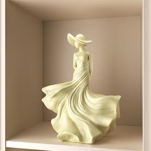 奶油风春风魅影人物艺术摆件感雕塑客厅书房玄关酒柜家居饰品