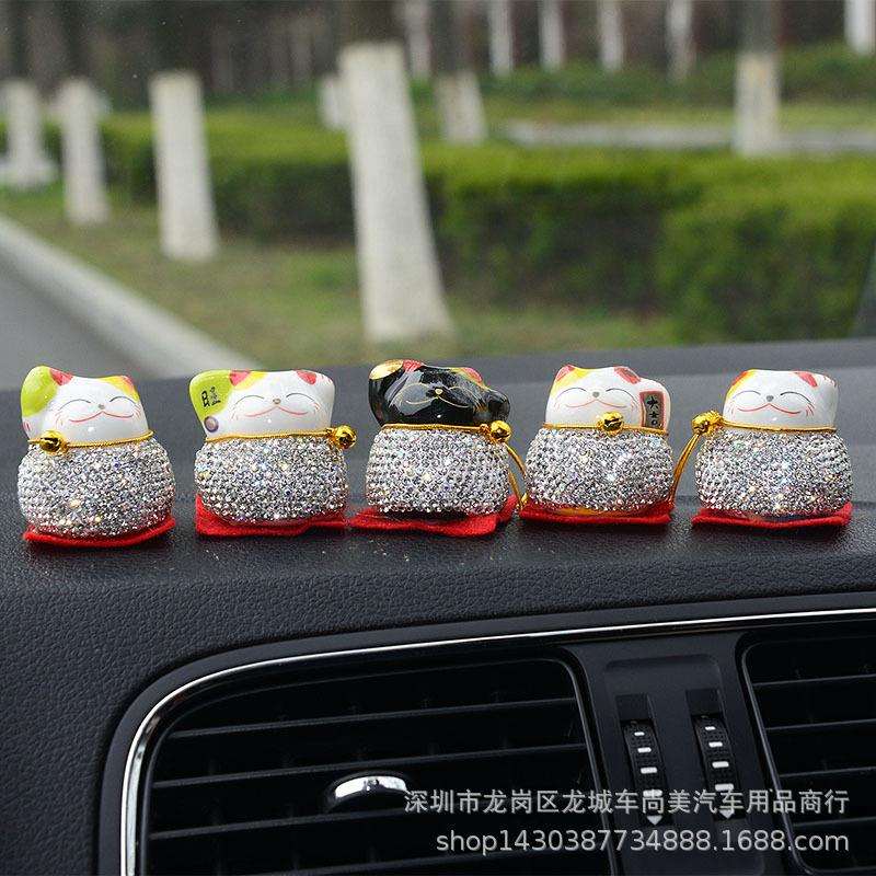 汽车摆件创意仪表台可爱镶钻招财猫摆件五福招手猫车载内饰品个性