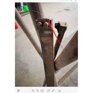 牛场饲喂青储投料机 柴油五立方容量撒料车 牧场三轮25马力喂料车