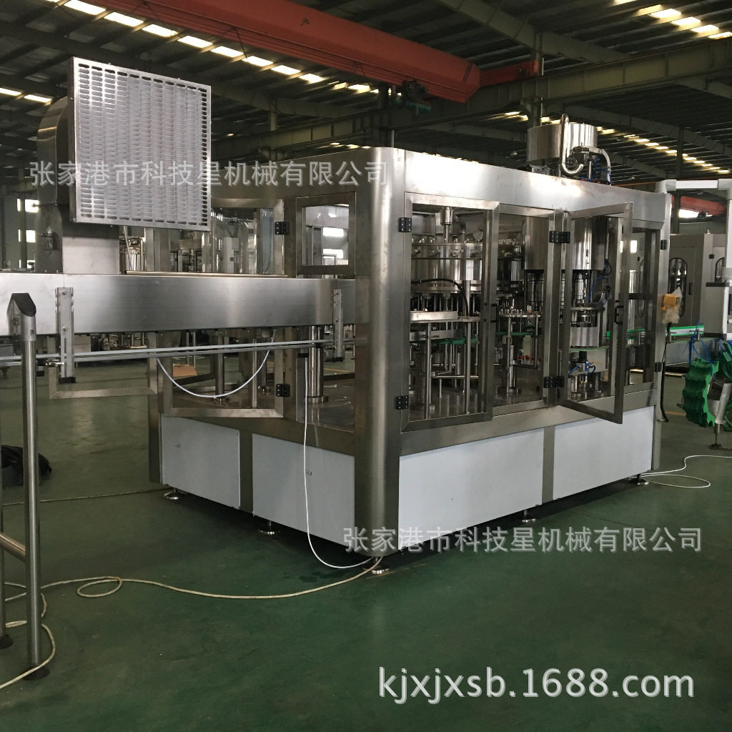 含气饮料灌装机 碳酸饮料灌装机 塑料瓶三合一灌装机