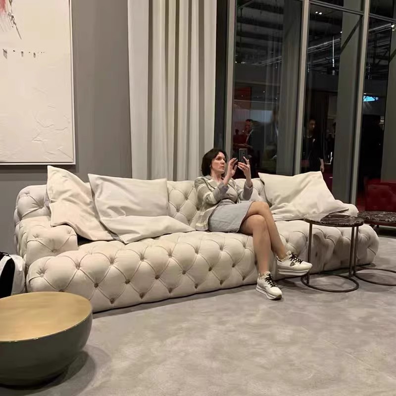 美式后现代进口科技布三人位沙发轻奢风格磨砂绒别墅高端拉扣沙发