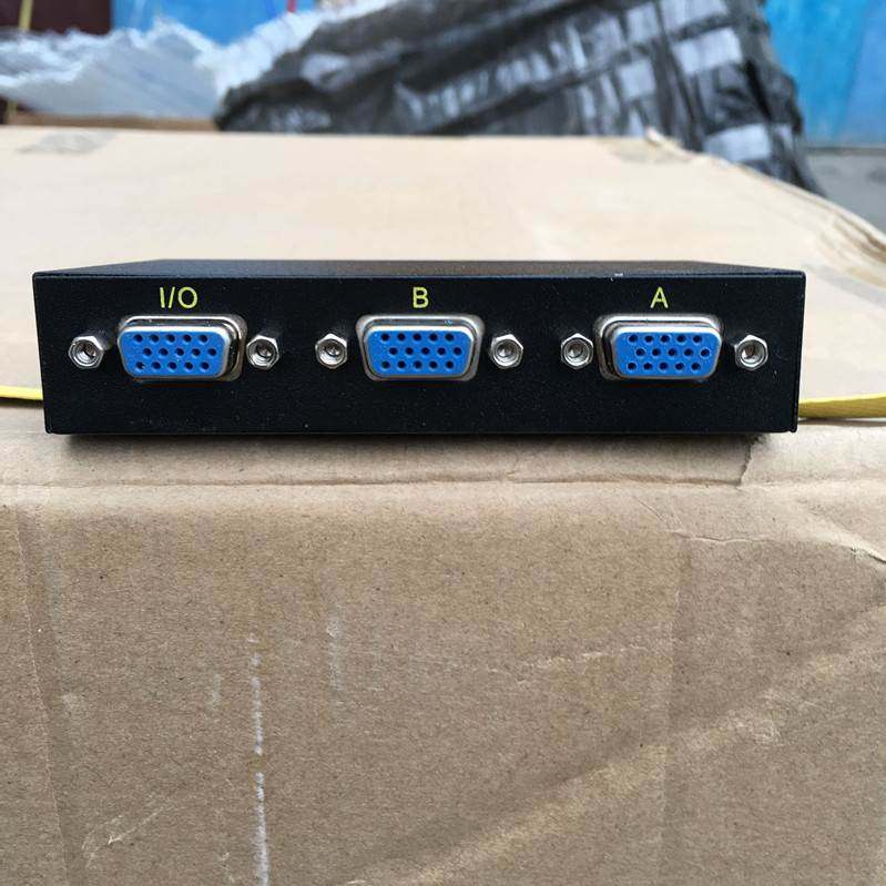 高清VGA切换器分配器VGA 2进1出/4进1出 2台主机共用1台显示器