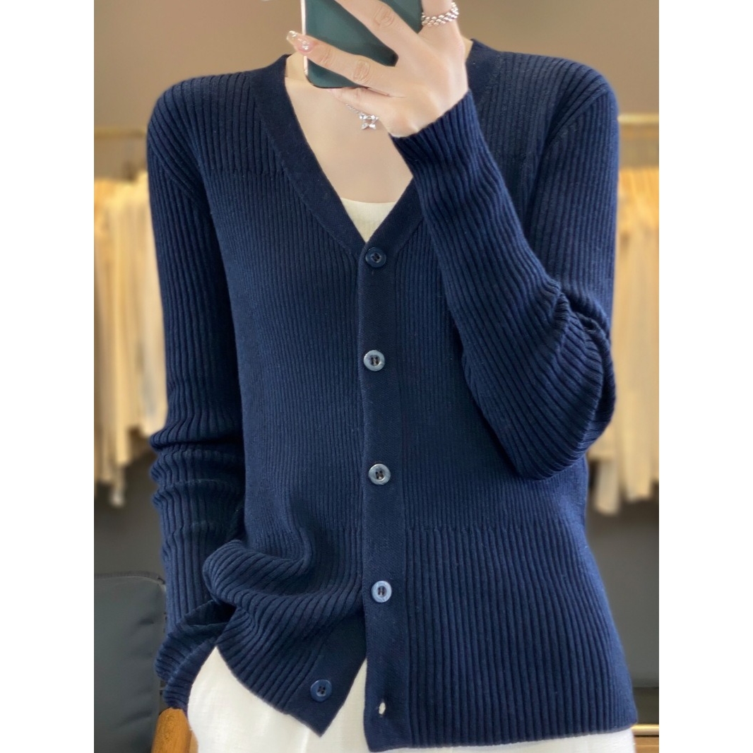 外套新款2024腔调范儿毛衣女针织开衫女十足V领修身骨感坑条春季