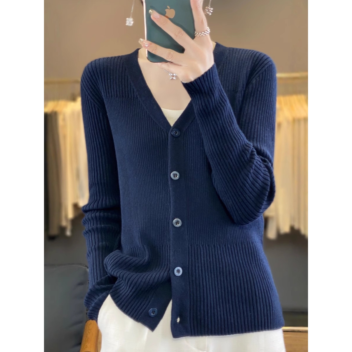 扣毛衣女系百搭精纺宽松时尚长袖新款外套V领坑条羊毛针织开衫25