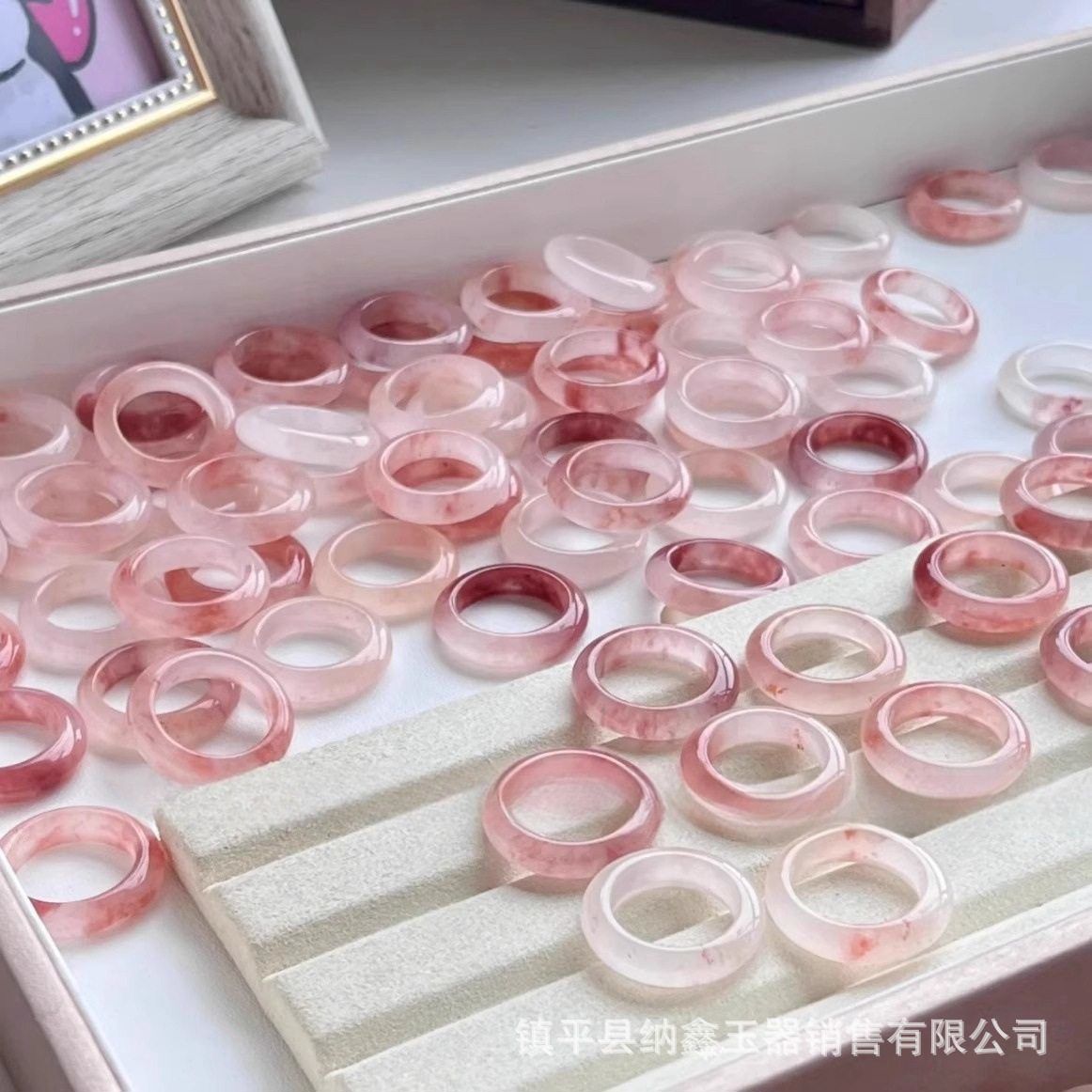 厂家新疆天然金丝玉桃花酿戒指戒圈指环芙蓉色粉色玉石冰跑环