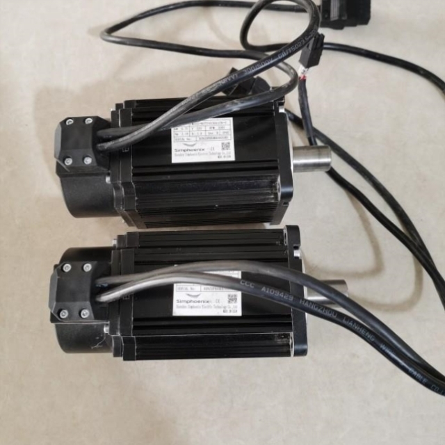 售前询价议价SIMPHOENIX伺服电机CM105-80T24030A1CN-3 0.75KW原