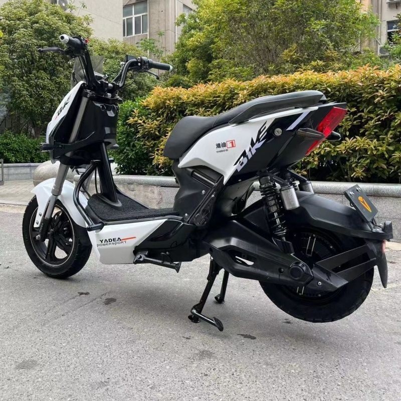 雅迪X5智慧版Z3车壳烤漆