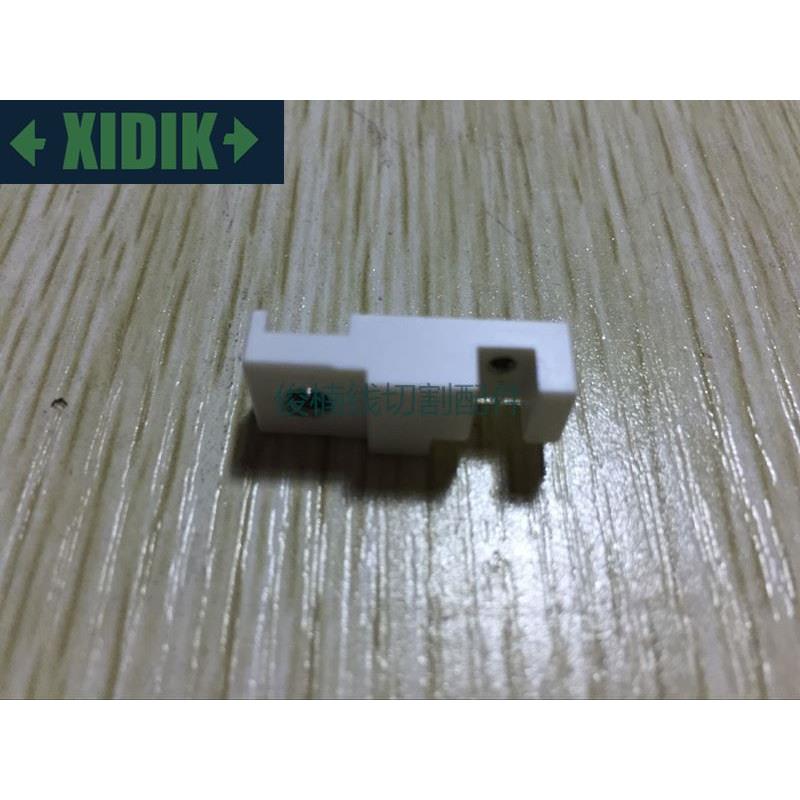 法兰克上夹线座F13 10X24X7法那科胶座A290-8119-X691