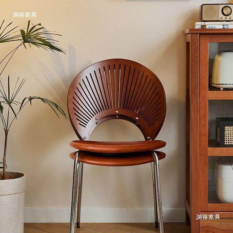 北欧餐椅实木家用网红椅子餐桌椅轻奢现代简约靠背复古中古贝壳
