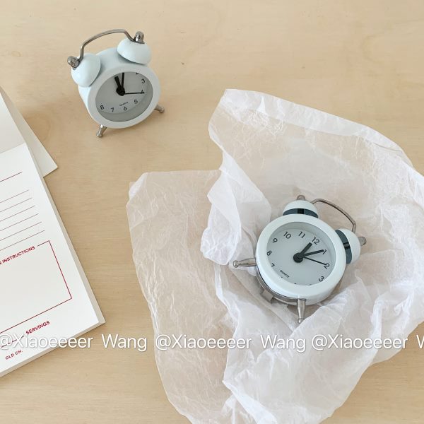 复古小闹钟简约背可爱床头计时器迷你单词金属学生创意时钟宿舍
