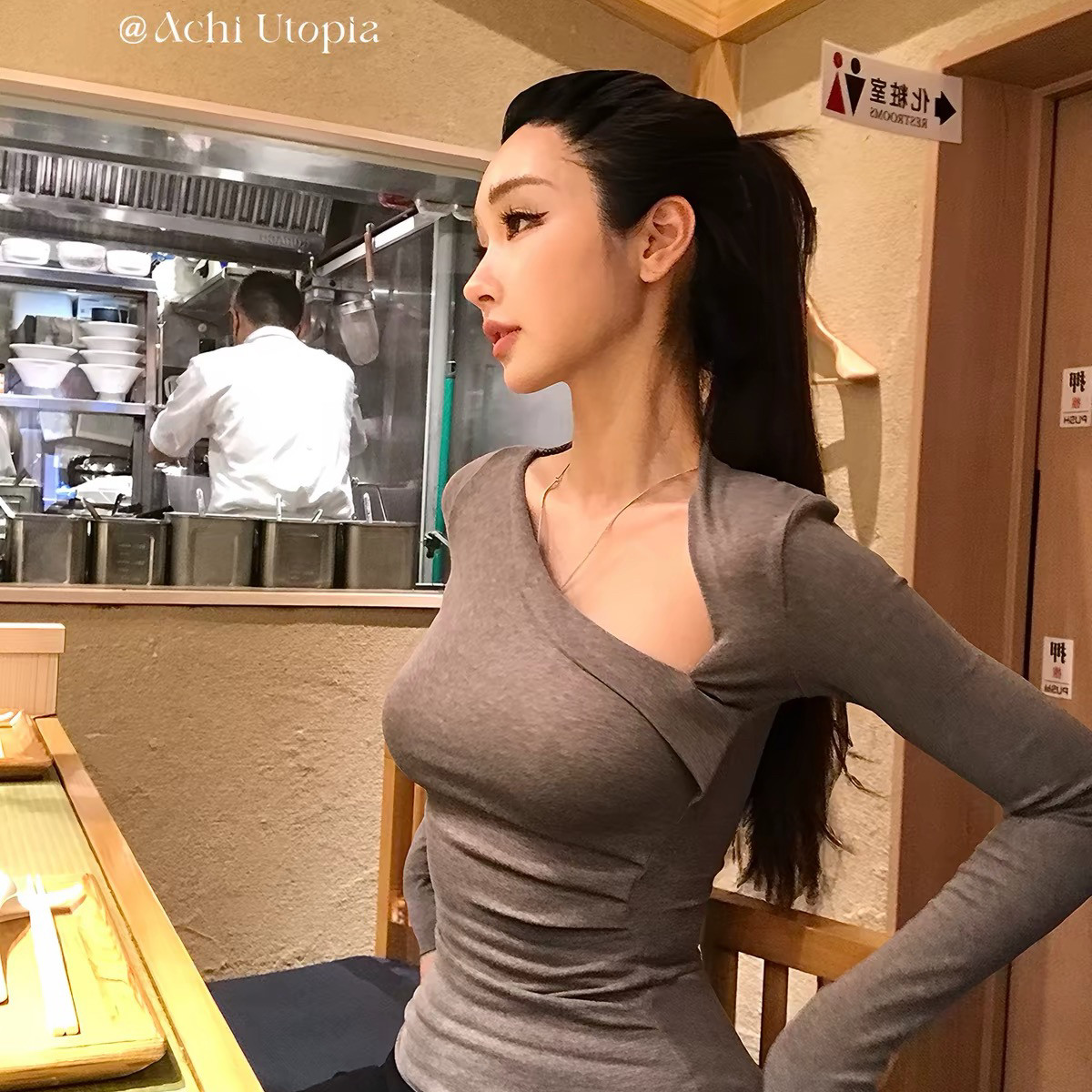 妍熙YAN SEE秋上新斜领有品女人风设计感长袖打底上衣小衫