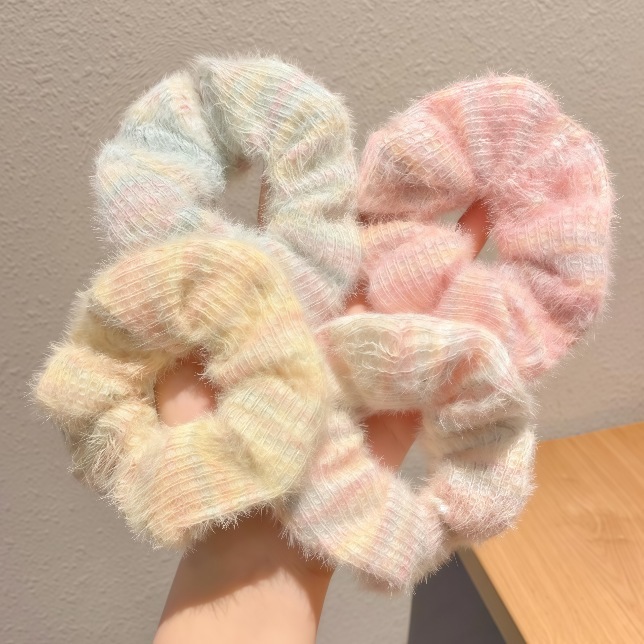 软糯秋冬温柔彩虹发圈毛绒针织发